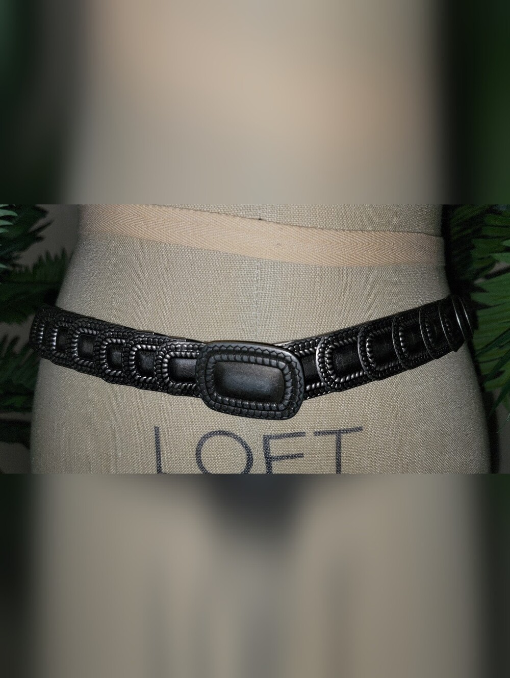 80's Silver Women's Vintage Elastic Stretch Metal Latch Hook Belt 36" Long.